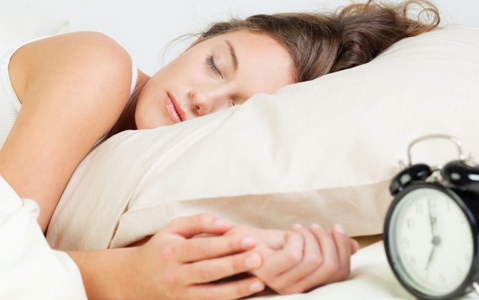 Ngủ nhiều là một trong những nguyên nhân dễ gây tăng cân vào mùa đông